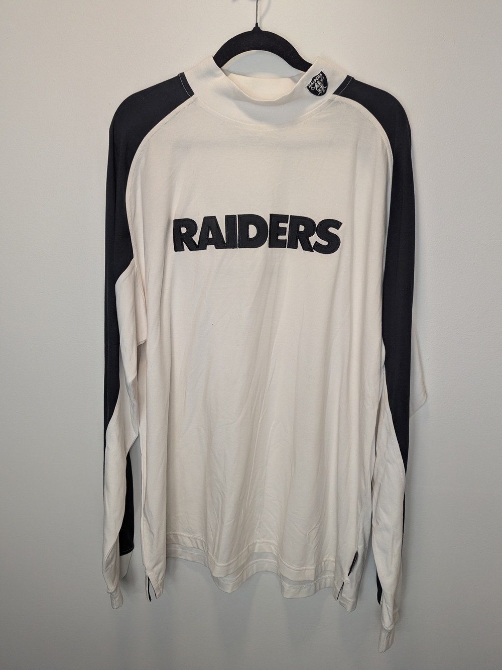 Raiders Men's Long-Sleeve Mock Neck Shirt Size XL NWT Vintage Reebok Football